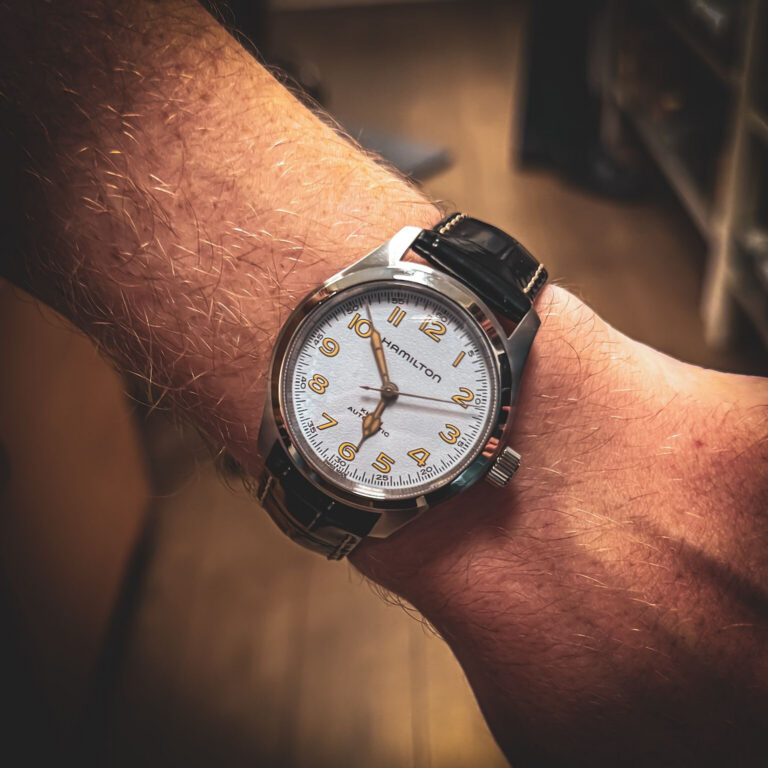 Hamilton × APH : quatre heures dans le mouvement H-50 Masterclass horlogère Hamilton à l’Atelier Parisien d’Horlogerie