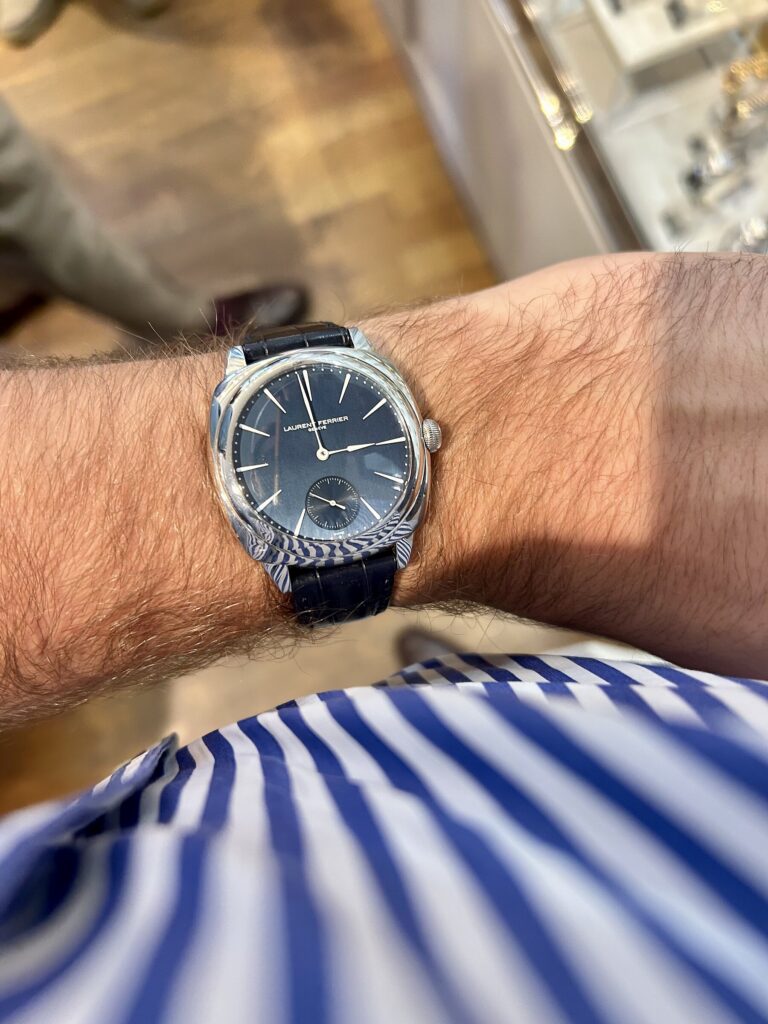 Montre Laurent Ferrier de la collection Classic essayée au poignet