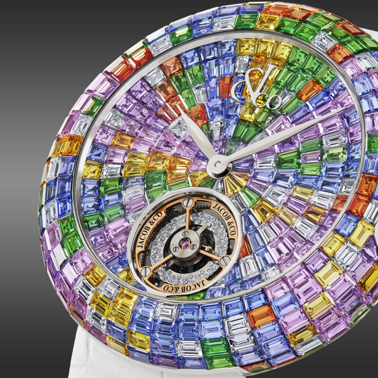 Le cadran serti de saphirs pastel et de diamants