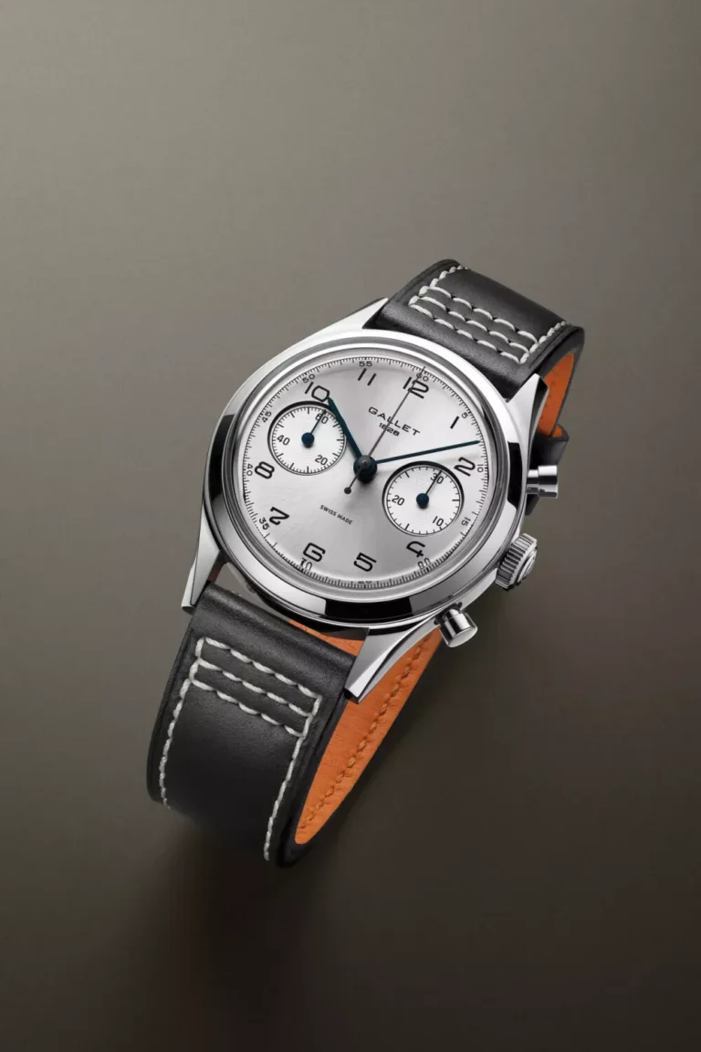 Gallet renaît pour ses 200 ans Une Gallet Classics Tribute à cadran argenté, de trois quarts