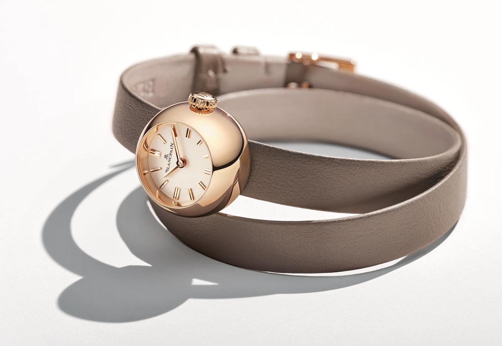Les deux versions de la Blancpain Lady B, acier et or rouge