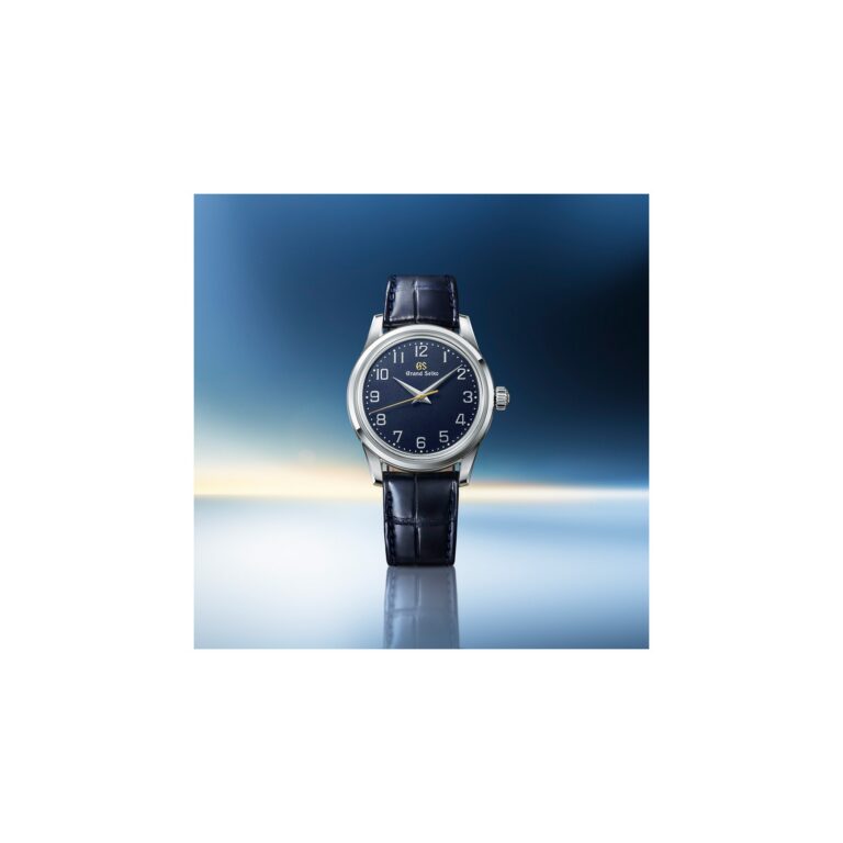 La Grand Seiko SBGW325 en ambiance, cadran bleu marine inspiré de la teinture à l’indigo