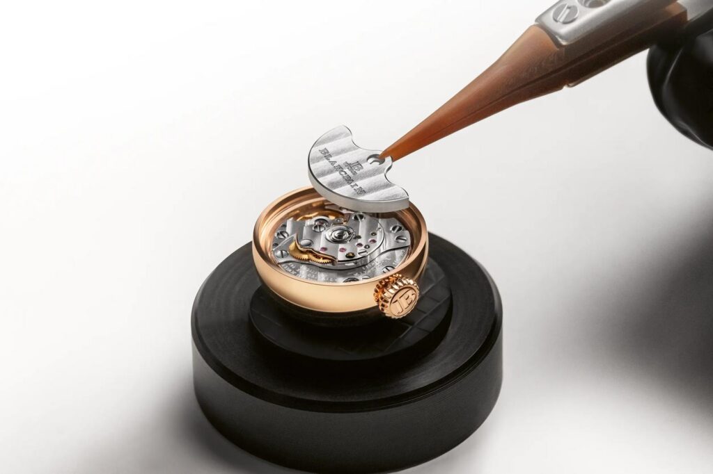 Atelier Blancpain, fabrication du boîtier de la Lady B