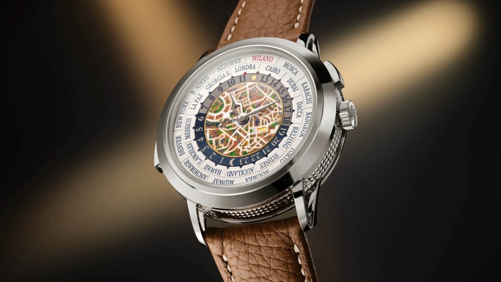 Patek Philippe dévoile sept éditions limitées à Milan La Patek Philippe 5978P vue de trois quarts, chronographe à quantième perpétuel instantané