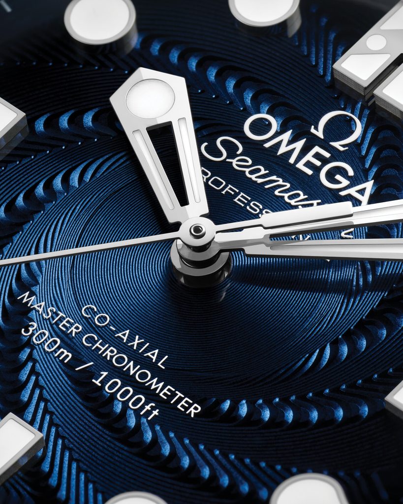 omega seamaster diver 300m co axial master chronometer 42 mm 21083422003001 portrait 4 a187c7